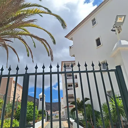 Parque Margarita, Terraza Vista Piscina Appartement *