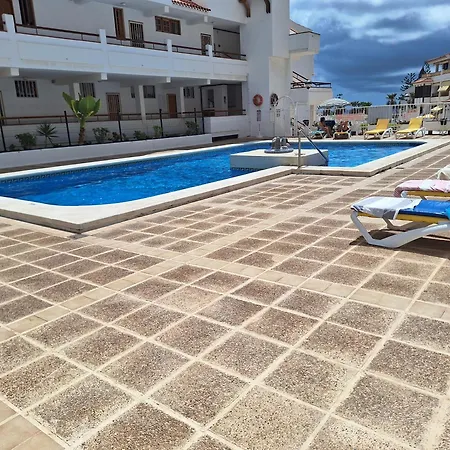 Parque Margarita, Terraza Vista Piscina Apartamento